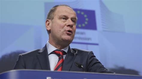 Tibor navracsics born veszprm hungary 13 june 1966 is a hungarian lawyer and politician who served as minister of foreign affairs and trade from june to. Navracsics Tibor: a Sargentini-jelentés az Európai ...