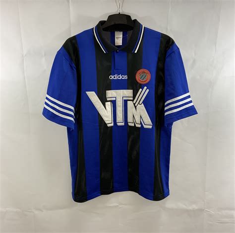 Dit geldt ook als een speler club verlaat of van rugnummer/naam verandert gedurende zijn periode bij club. Club Brugge Home Football Shirt 1995/96 Adults XL Adidas ...