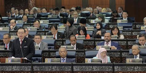 Berikut adalah tarikh gaji penjawat awam 2021 seluruh negeri berdasarkan surat pekeliling akauntan negara malaysia (spanm) bil 5 tahun 2020. ''Penjawat Awam Dapat RM500, RM250 Untuk Pesara Kerajaan ...