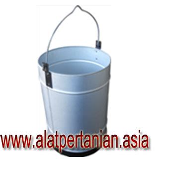 Menyadap karet agar mendapatkan getah / latek yang banyak, maka pisau sadap yang digunakan haruslah tajam. Alat Mesin Pertanian | Alat Pertanian | Mesin Pertanian ...