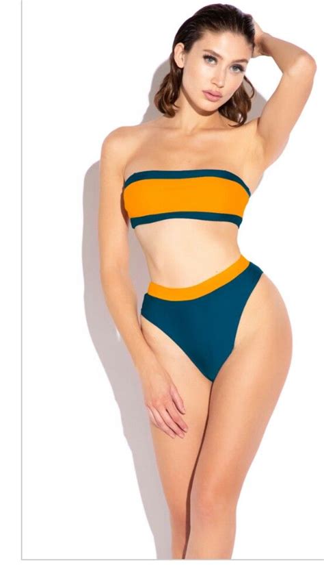 The full bust and the curvy hips. Hourglass figure by thedeluxeclosett | Fashion, Hourglass ...