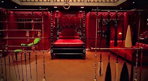 The red rooms gentlemen's club london offers 3 floors of sumptuous, spacious areas for men, women, couples, groups, stag parties, corporate events and single night owls looking for adventure. kinkly on Twitter: "Remember the "Red Room of Pain"? It's ...