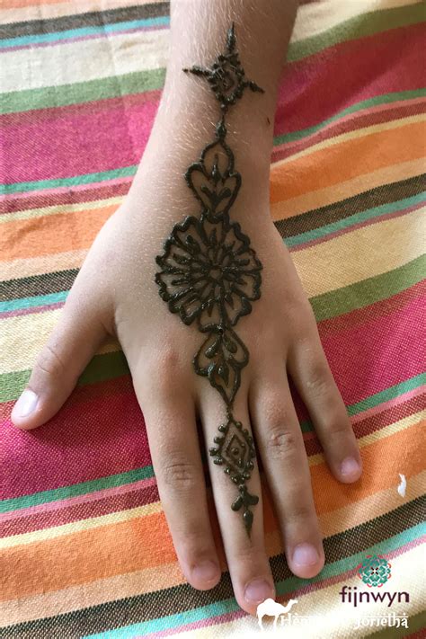henna-hand-henna-tattoo-henna-arm-henna-in-pretoria,-south-africa-fijnwyn-arm-henna,-hand