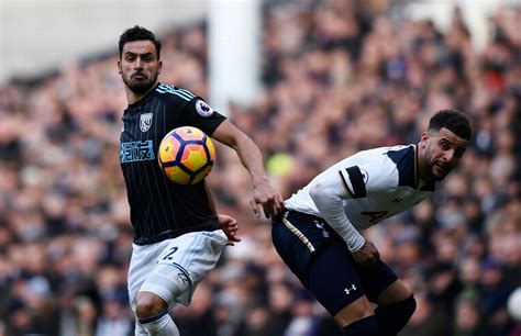 Karlan grant (west bromwich albion) sofre uma falta na lateral esquerda. Tottenham Hotspur v West Bromwich Albion - Irish Mirror Online