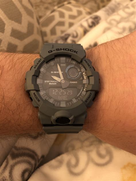Shop best birthday gifts for girlfriend like flowers & cakes, accessories, fashion, jewellery etc. Gift from girlfriend's parents. Merry Christmas : gshock