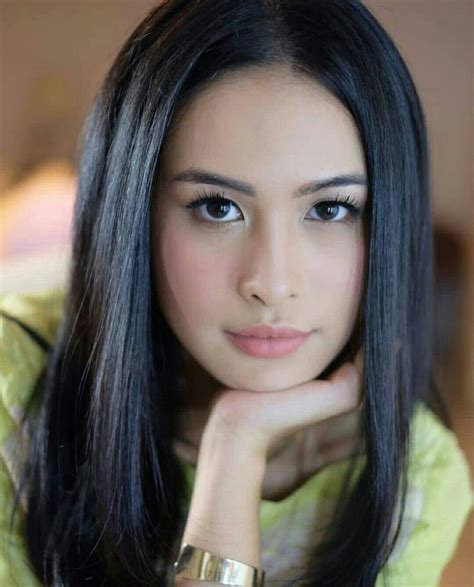 Created by karuna citra 7 years ago. Pin by Ros Milah on maudy ayunda | Beauty icons, Simple ...