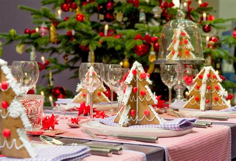 When a player finds the match, they keep it, get a point and get to try for another match. 65 Adorable Christmas Table Decorations - Decoholic