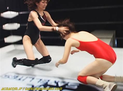 The contest was entirely unscripted and the winner, chris nawrocki, earned the right to challenge kurt to a wrestling match, also unscripted. Dangerous Curves - The Home of the Hottest Unscripted ...