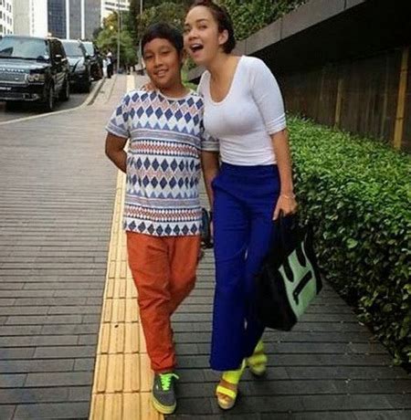 Persembahan memukau pelakon izara aishah ketika pertunjukkan fesyen rizalman for zalora semalam berjaya mencuri. Aduhai NORA DANISH, Seluar Dalam MARIA FARIDA!! Buat ...