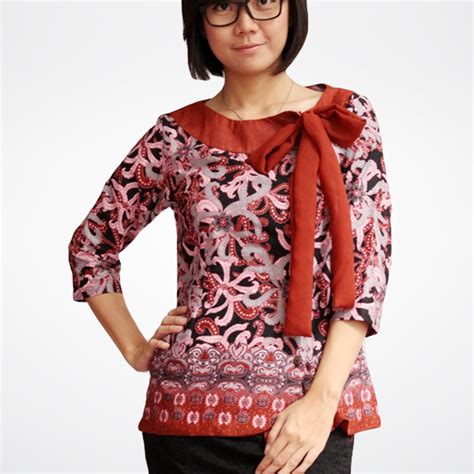 Dengan demikian, rancanganya masih kasar dan besar. Model Baju Batik Kantor Wanita Kombinasi | INTERNATIONAL FIVE