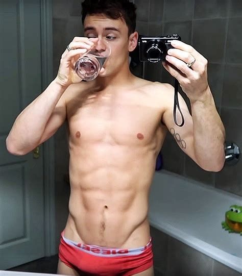 Boxers , briefs , thongs tags: Tom Daley Thirst-Traps Himself with Bulging Underwear Snap ...