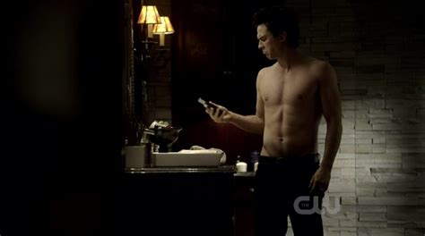 Shinbi's house karya ini diterbitkan atas izin mangatoon bombastis , isi konten hanyalah pandangan pribadi pembuatnya, tidak mewakili mangatoon sendiri. Ian Somerhalder Shirtless on The Vampire Diaries s2e17 ...