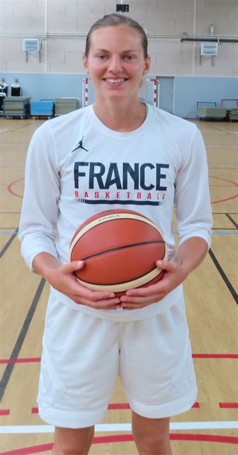 — equipe france basket (@frabasketball) november 11, 2017. Pont-l'Évêque. Marine Johannès, joueuse internationale de ...