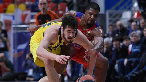 8 965 577 · обсуждают: «Фенербахче» вышел в финал баскетбольной Евролиги - Газета ...