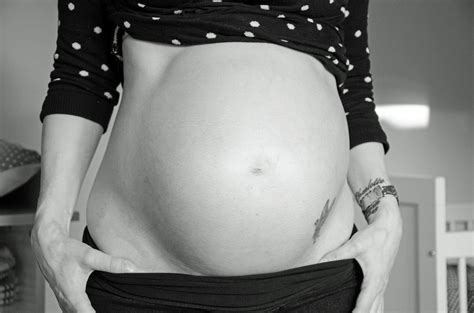 Ihre gebärmutter ist nun so groß, dass sie ihren bauch nach außen. 35. SSW: BALD SIND WIR ZU FÜNFT! - Tipps für Eltern - Baby ...