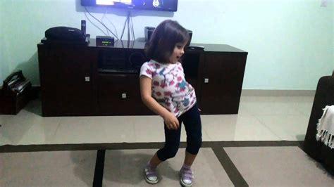 Nina dançando a nova música febre da l.o.l aventuras de thiaguinho e sofia na américa!, 20/01/2019. maxresdefault.jpg