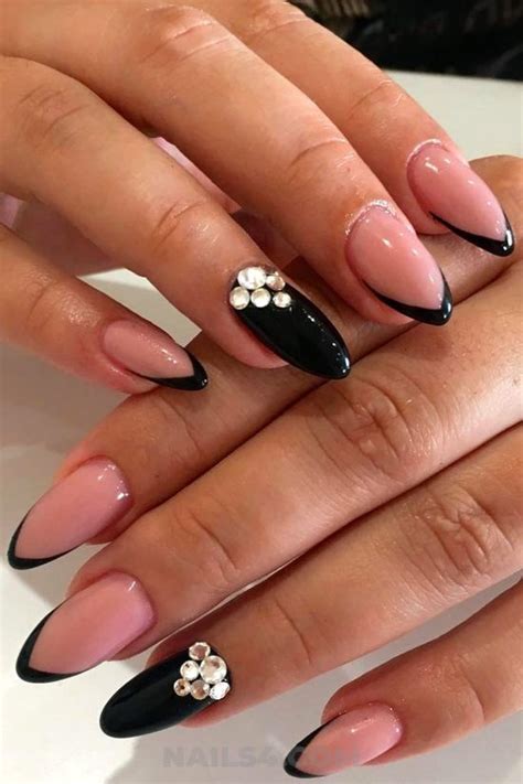 Now you can easily achieve such gorgeous nail designs at home. 75 Cute Almond Nail Designs You'll Want to Try | Almond ...