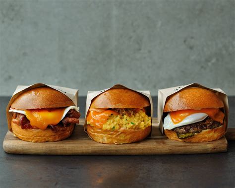 Eggslut, which has 15 restaurants worldwide, started in 2011 inside a food truck in los angeles before laying into a stall at the city's revitalized grand central market. エッグスラット 新宿サザンテラス eggslut Shinjuku Southern Terraceの宅配・出前 ...