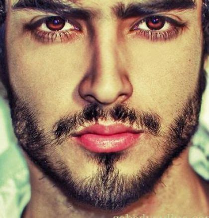 In the golden ration of beauty phi, zayn malik face structure found. Кавказец