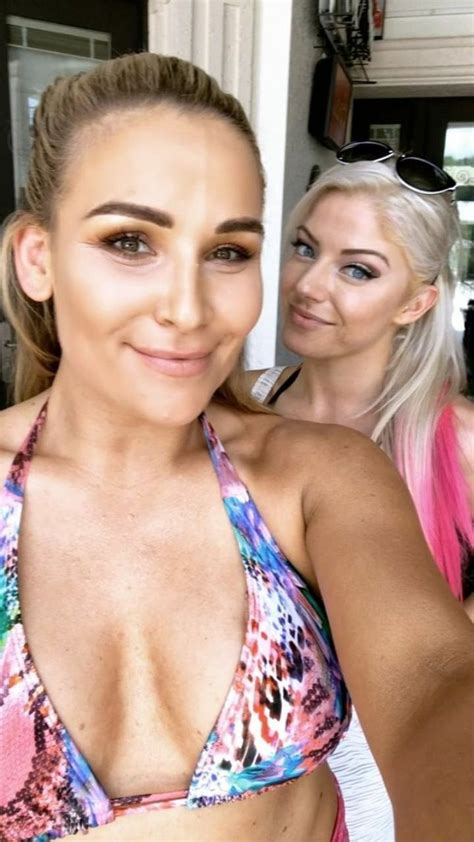 Ähnliche videos «alexia & natalie lezzies !!!»: Alexa Bliss & Natalya | Wwe female wrestlers, Wwe girls ...