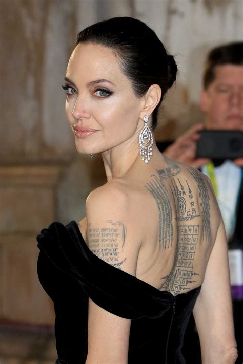 Angelina jolie, american actress and director known for her sex appeal and edginess as well as for her humanitarian work. Angelina Jolie podría tener otro hombre en su vida (que no ...