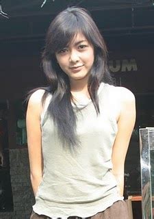 Richa novisha saat jumpa pers film 'mentari dari kurau'. Penggemar: Richa Novisha