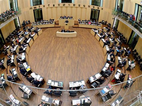 Der bundesrat hat 61 mitglieder. Der Bundesrat kippt vier Gesetzesvorhaben - Deutschland ...