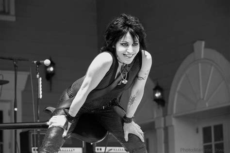 Host of cnn int'l and pbs's nightly global affairs program. Pin by Jenny-Anne Jett on joan jett | Joan jett, Joan, Concert