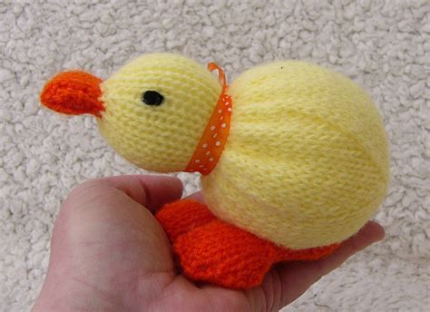 Wool is also the fibre of choice for stranded knitting and intarsia colour work because the scales on the wool fibers helps the yarn to grip together. Hand-knitted toy Duckling | Hand knit toys, Knitted toys ...