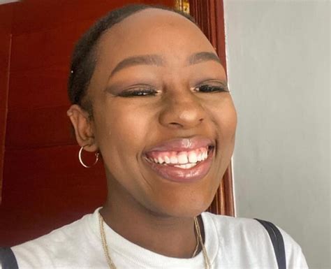 Kenyan comedian, elsa majimbo rose to fame when she posted a video making light of the situation the world is currently faced. Elsa Majimbo Biography, Age, Career, Education, Boyfriend ...