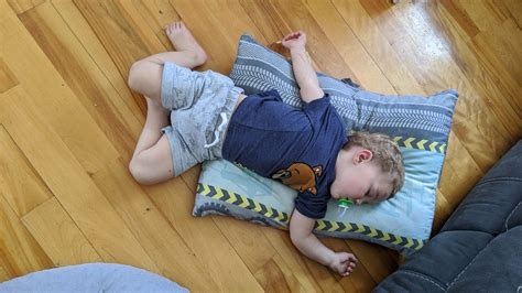 PsBattle: Kid sleeping on the floor : photoshopbattles
