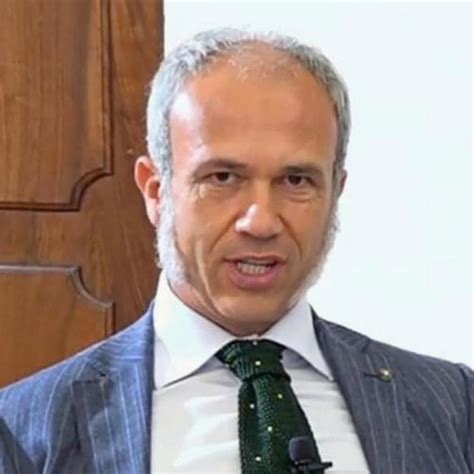 Lo dice francesco mutti, amministratore delegato dell'omonima azienda parmense di conserve di pomodoro nonché presidente di centromarca. Francesco Mutti: si fa presto a dire eccellenza ...