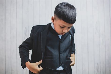 15 gambar anak kecil laki bergaya ala korea foto keren. 5 Model Rambut Anak Cowok, Stylish Sesuai Usia - Berkeluarga