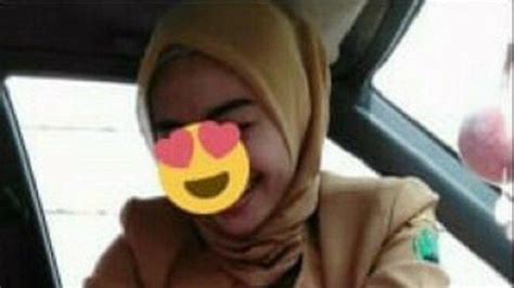 And on that note…siri you could catch these hands! Kronologi Video Panas PNS Cantik Pemprov Jabar Viral di ...