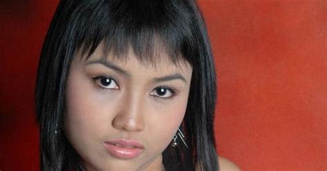 Bibi bugil janda2 super, tante samantha bugil, foto model tabloid jadul, foto model hot bugil majalah. s3xy3y3: VALEN Model Tabloid EXOTICA SIAP BUGIL