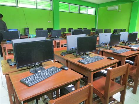 Rejeki datang ke gerbang yang tersenyum kembali home selanjutnya. Sekolah Farmasi Akreditasi A - Contoh-contoh f