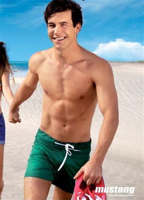 Se trata de su desnudo integral en una de las escenas del primer capítulo. Foto 2 de Mario Casas desnudo... ¡y muy cachas ...