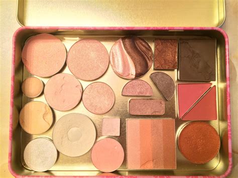 What is done in diy makeup palettes? DIY custom makeup palettes