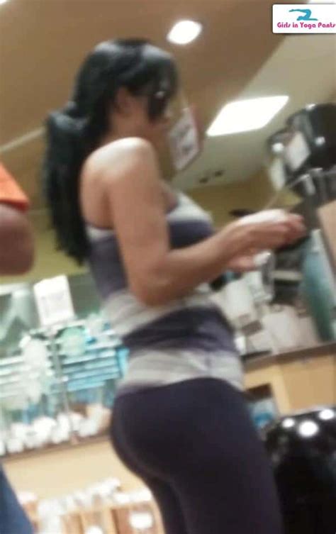 Creepshots photo gallery featuring women in yoga pants. 9 creep shots of 1 booty at Whole Foods | HOT Girls In ...