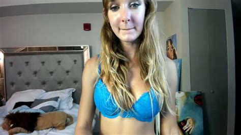 Feral cats also have to deal with disease and predators, and anything that makes the feral mom once the kitten is old enough to fend on himself and can protect himself, the mother cat moves on to. cutekat Chaturbate 03-02-2018 - Camvideos.tv