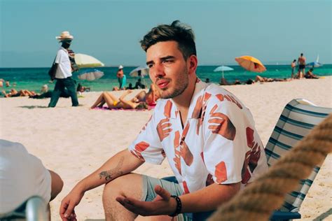 Netsky is a member of vimeo, the home for high quality videos and the people who love them. Netsky verhuisde naar LA: "Of ik zou kapotgaan van ...