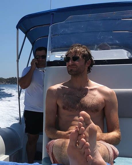 Η παρουσιάστρια η οποία είναι λάτρης του instagram καθημερινά μοιράζεται… Τέο Νιάρχος: Στη Σπετσοπούλα με την κούκλα σύντροφό του ο ...