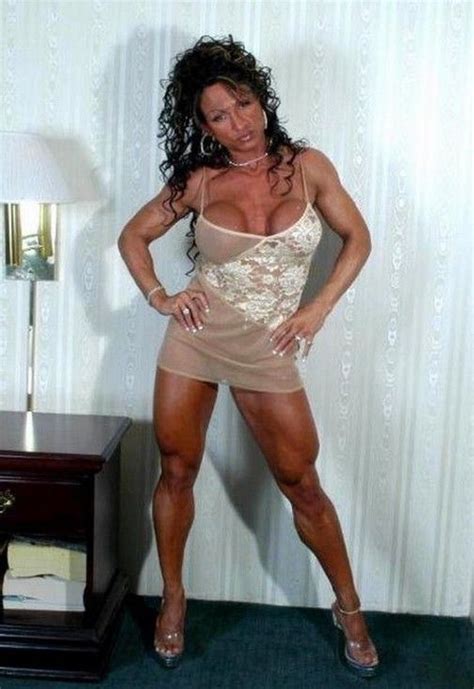 Rhonda lee as wunder woman claiming her dominance w handjobs. Épinglé sur muscle girls