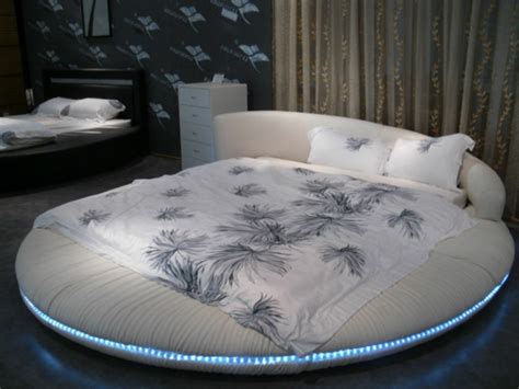 Ein rundes bett kann jedes schlafzimmer ganz besonders aufwerten. Rundes Bett Design - 40 unglaubliche Bilder! - Archzine.net
