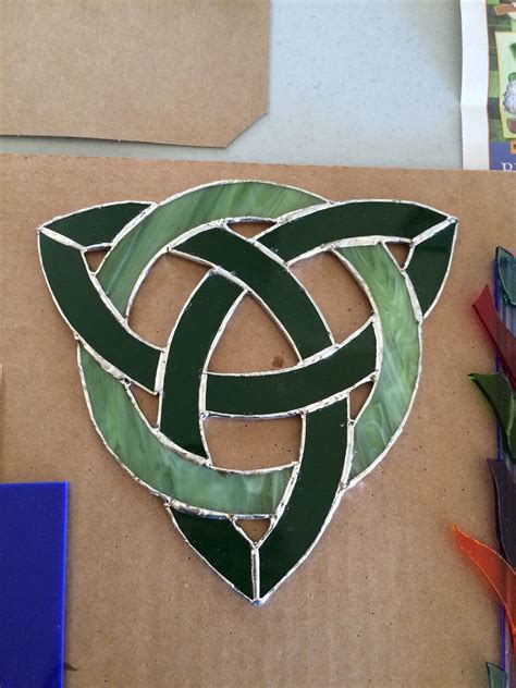 Not originally a celtic symbol. Celtic knot | Plant leaves, Celtic knot, Celtic