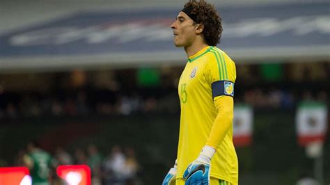 Очоа гильермо (guillermo ochoa) футбол вратарь мексика 13.07.1985. Sin 'Chicharito' y con 'Memo' Ochoa el Tri visitará ...