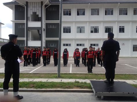 Silat seni gayung sekolah seni malaysia johor amerzaref. Pertandingan Kawad Kaki Hari Kokurikulum 2017 Sekolah Seni ...