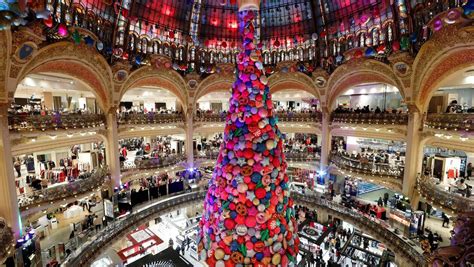 #galerie lafayette #paris #france #ceiling #pentaxk1000 #film le contenu de la fondation galerie lafayette. Paris. Les Galeries Lafayette vont recruter 700 personnes ...