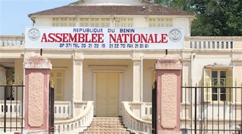 Les autres membres sont chargés d'assister le président dans sa fonction de direction de l'assemblée nationale, conformément à l'article 17 du règlement intérieur de l'institution. Assemblée nationale du Bénin: 08 projets de loi transmis à ...