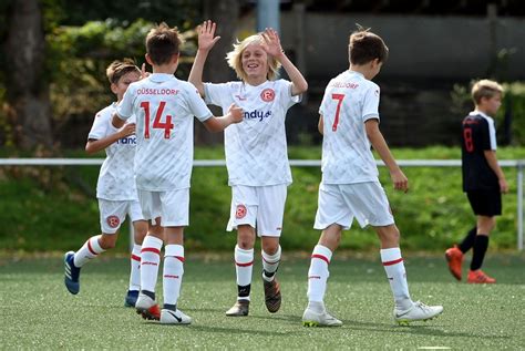 Das letzte ligaspiel endete für f95 mit einem teilerfolg. Fortuna Düsseldorf 1895: U14, U13 und U12 gewinnen gegen ...